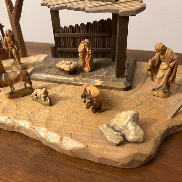 Vintage Anri hand carved wooden Nativity scene made in Italy. - Picture 5 of 6
